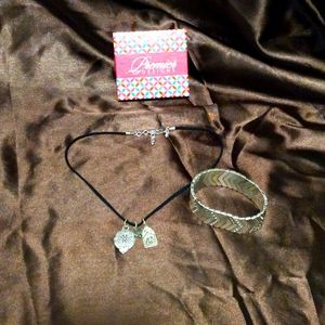 Premier design necklace and bracelet